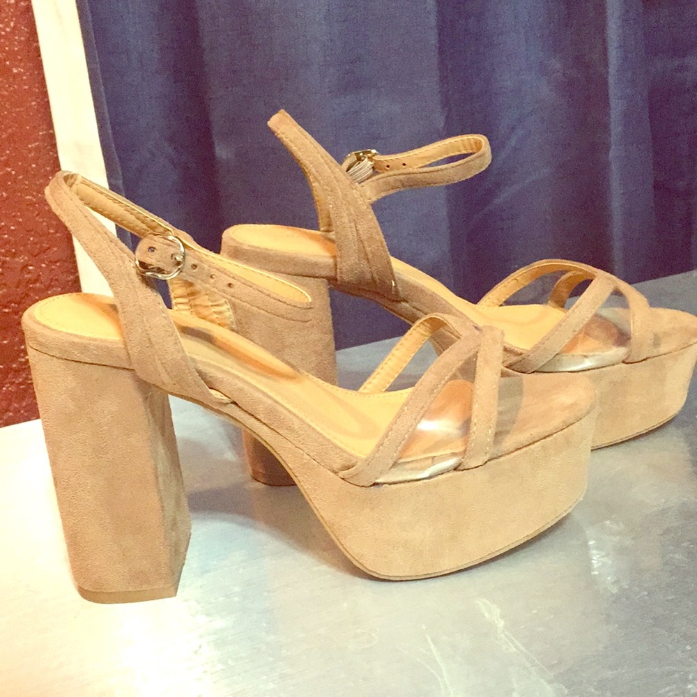 Beige fashion nova  heels 🌺🌺🌺🌺